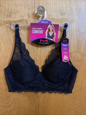 Maidenform Black Wireless Lace Bralette with Foam Cups - Converts to halter